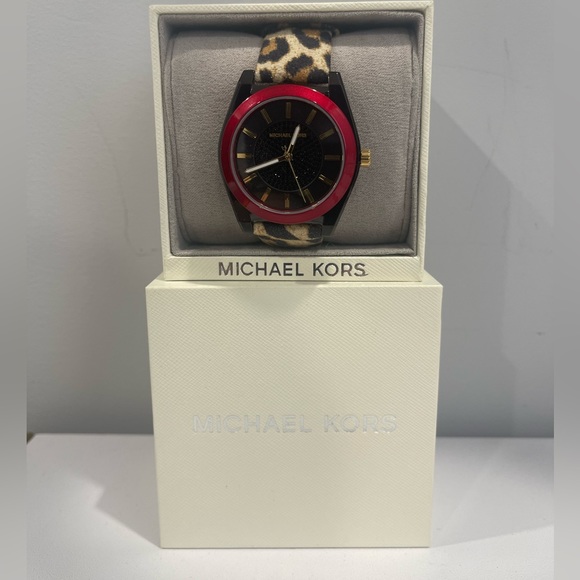 MK leopard print watch - Picture 3 of 5